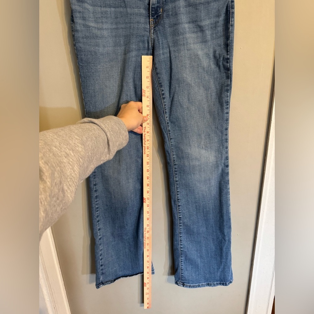 Levi's Light Blue Classic Bootcut Jeans - Picture 4 of 7